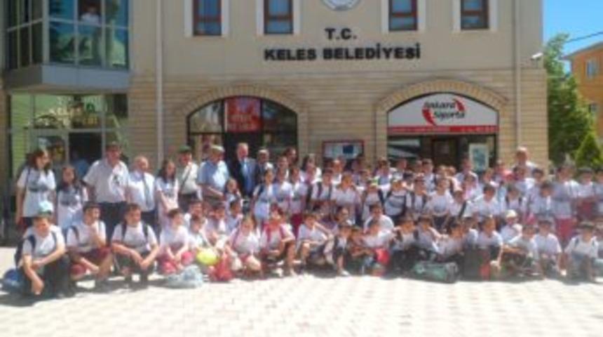 Keles’te Ilköğretim Öğrencileri Yüzme Kursuna Uğurlandı