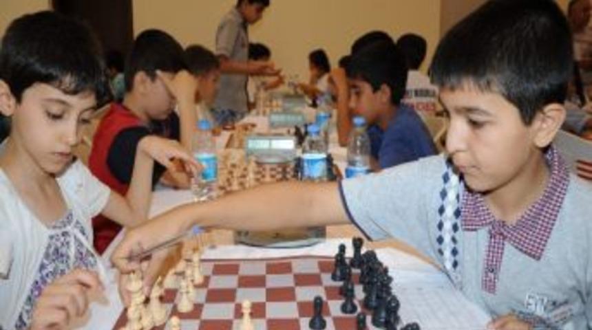 Diyarbakır&rsquo;da Satran&ccedil; Turnuvası