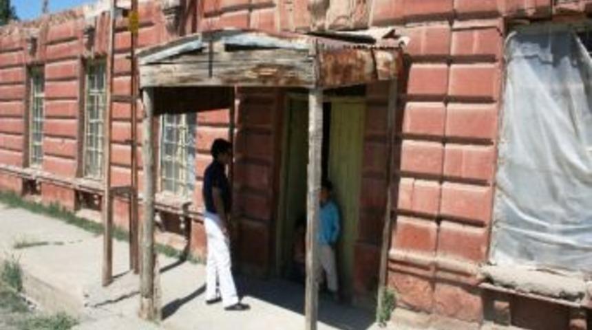 Iğdır&rsquo;daki Tarihi Evlerin Onarım &Ccedil;alışması