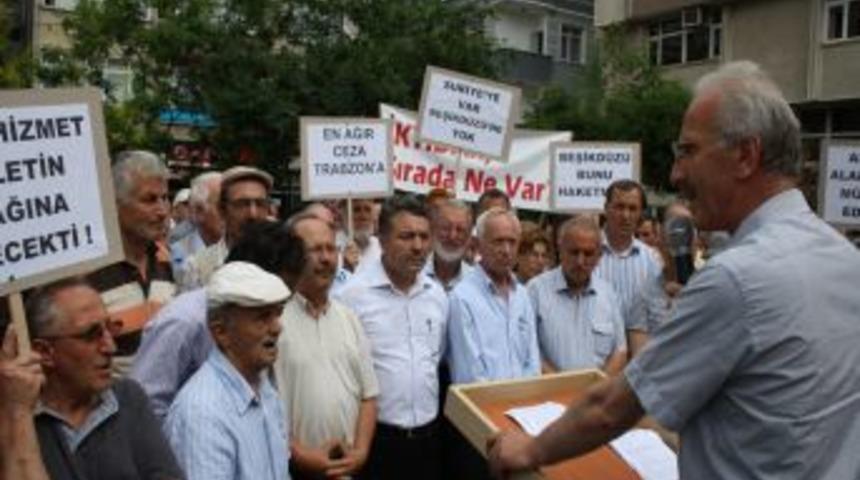 Beşikd&uuml;z&uuml; B&ouml;lgesindeki Adliyelerin Kapatılmasına Tepkiler B&uuml;y&uuml;yor