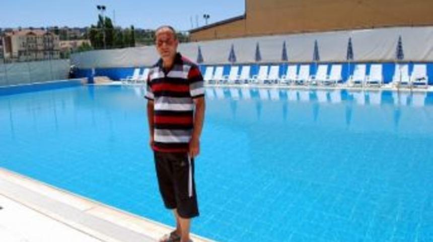 Boz&uuml;y&uuml;k&rsquo;te Yarı Olimpik Y&uuml;zme Havuzu Hizmete Girdi