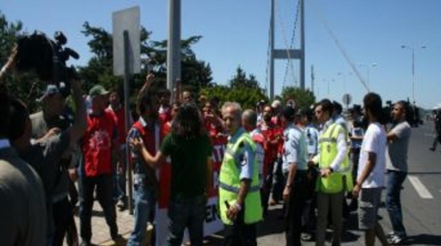 Bedaş İş&ccedil;ileri Boğazi&ccedil;i K&ouml;pr&uuml;s&uuml;&rsquo;n&uuml; Trafiğe Kapattı: 27 G&ouml;zaltı