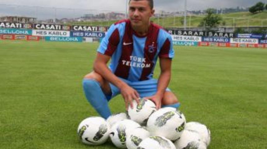 Trabzonspor, Emre Güral Ile 5 Yıllık Sözleşme Imzaladı