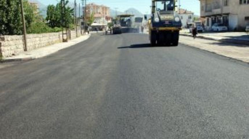 Melikgazi'de Yol Yapım &Ccedil;alışmaları S&uuml;r&uuml;yor