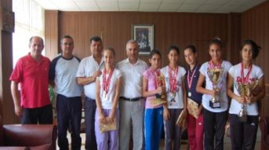 K&uuml;&ccedil;&uuml;k Kızlar Puanlı Atletizm Takımından G&uuml;l&rsquo;e Ziyaret