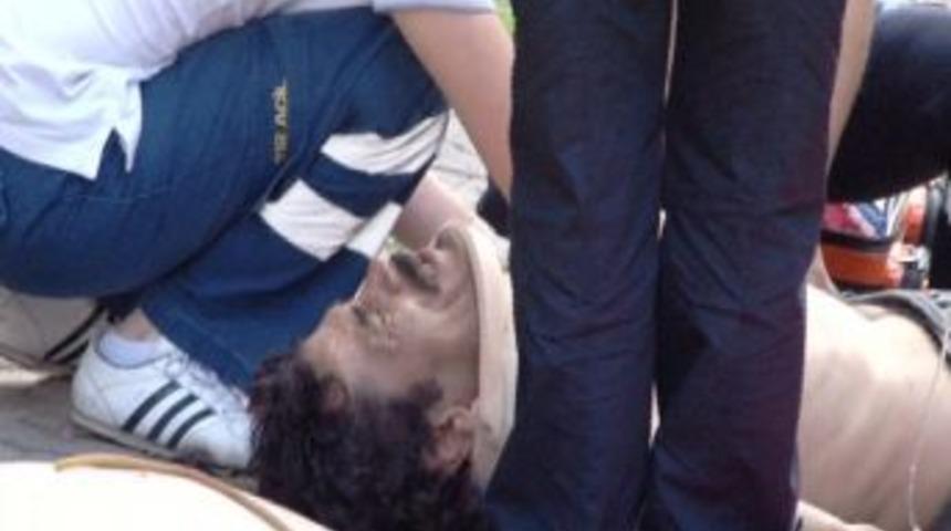 Tekme Attığı Balkonla Birlikte D&uuml;şt&uuml;