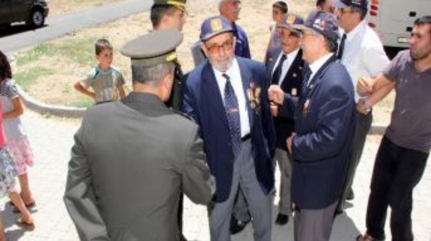 Kore Gazisine Cemevinde Askeri T&ouml;ren