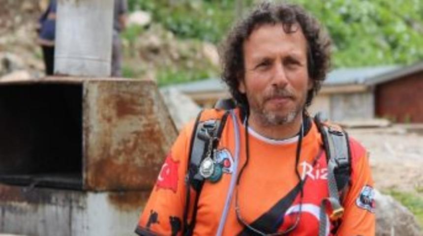 Rizeli Dağcılar Ka&ccedil;kar Buzul G&ouml;l&uuml;'nde Biraraya Geldi