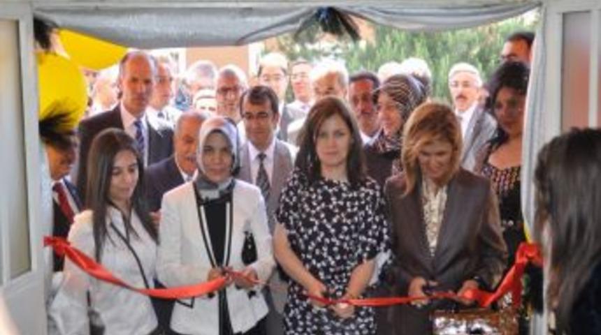 Vali Şent&uuml;rk: Sanatkar Takdir Edilirse Daha G&uuml;zel Eserler &Uuml;retir