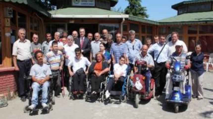 &Ouml;z&uuml;rl&uuml;lere Y&uuml;zde 5 İndirimli Akaryakıt