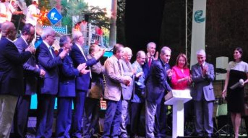 Bakan G&uuml;nay: Turizm Artık Bir Barış Sekt&ouml;r&uuml;