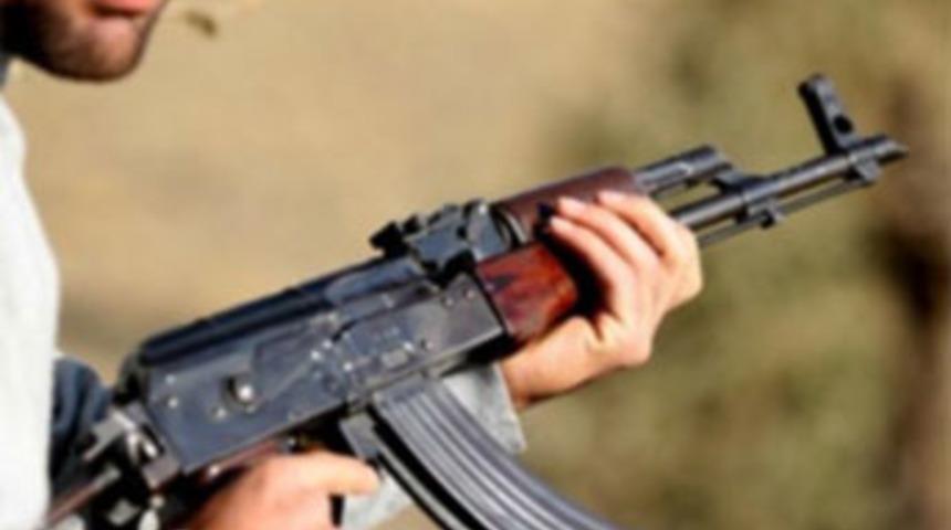 PKK'lılar cenaze konvoyuna saldırdı