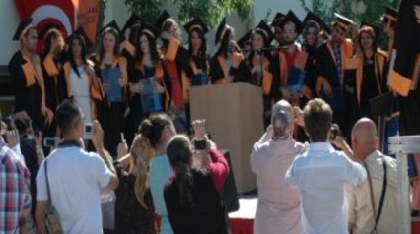 Hayrabolu Myo&rsquo;da Mezuniyet Coşkusu