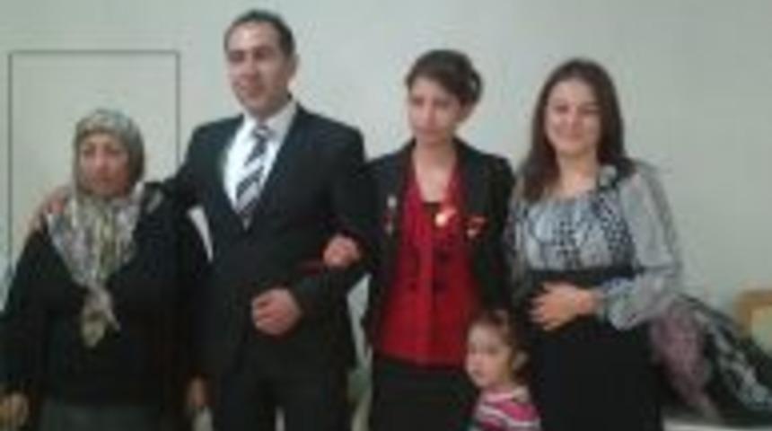 Kızının kına gecesi beyin kanaması ge&ccedil;irdi