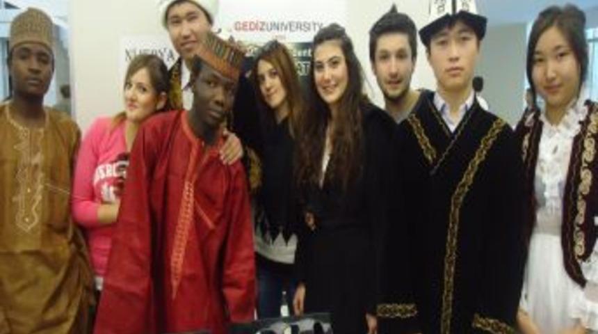 Gediz &Uuml;niversitesi, Seyrek&rsquo;teki Kamp&uuml;s&uuml;nde 37 &Uuml;lkeden &Ouml;ğrencileri Ağırlıyor