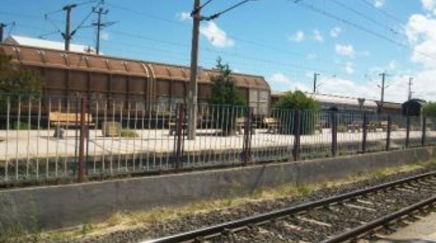 &Ccedil;erkezk&ouml;y-edirne Arası Tamam, İstanbul Demiryolunda Bakım S&uuml;r&uuml;yor