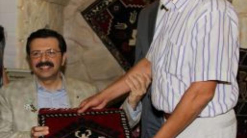 Y&ouml;resel &Uuml;r&uuml;nler Fuarı'nda D&ouml;şemealtı'nın Standı Ilgi G&ouml;r&uuml;yor