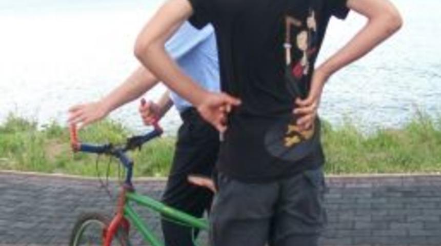 Y&uuml;r&uuml;y&uuml;ş Yolunda Bisiklet Binenlere Zabıta G&ouml;z A&ccedil;tırmıyor