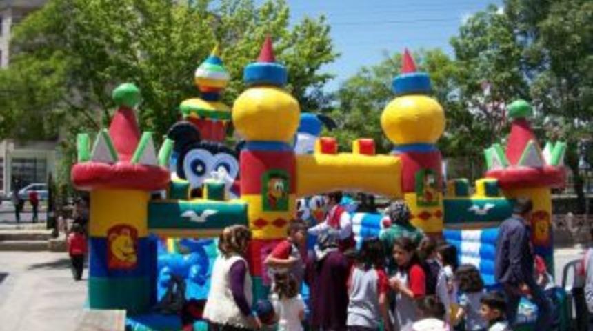 Bor'da Okullar Hayat Buluyor