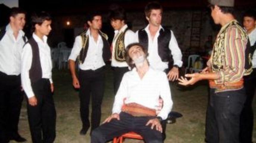 Burhaniye&rsquo;ye G&ouml;n&uuml;l Verenler Gecesi