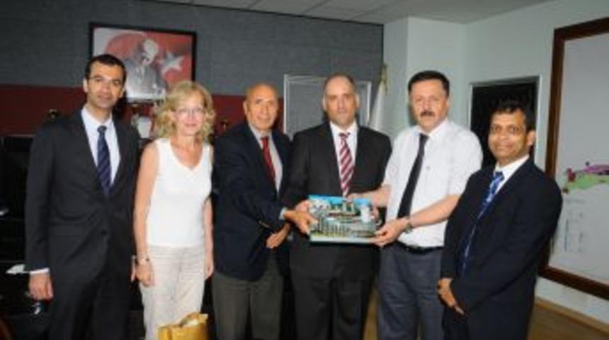 Aldırmaz'a İsrailli ziyareti