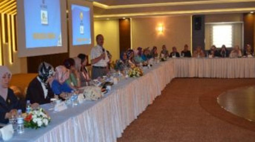 Ak Parti Kadın Kolları İl&ccedil;e Başkanları Toplantısı Ger&ccedil;ekleştirildi