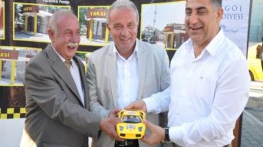 Tek Tip Taksi Durakları Hizmette