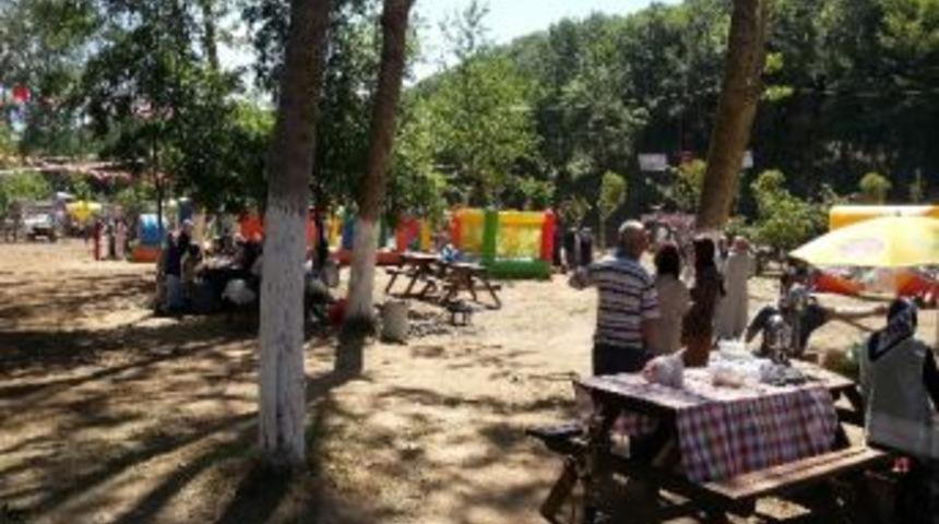 Yukarızeytinliler Piknik Ş&ouml;leninde Buluştu