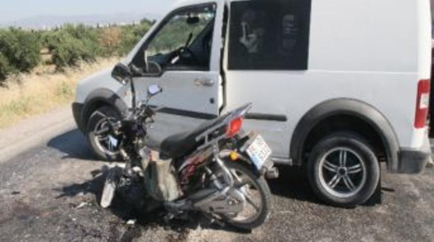 Akhisar&rsquo;da Trafik Kazası: 1 Yaralı