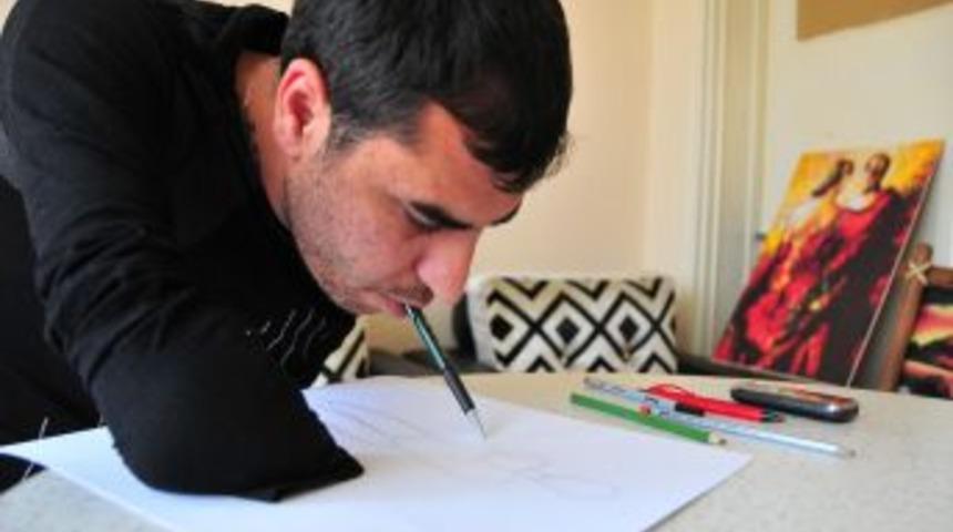 Engelliler I&ccedil;in Ağzıyla Elbise Tasarlıyor