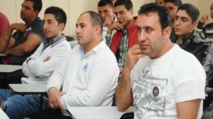 İzmir&rsquo;in Yeni Fayton S&uuml;r&uuml;c&uuml;leri İngilizce De &Ouml;ğrendi