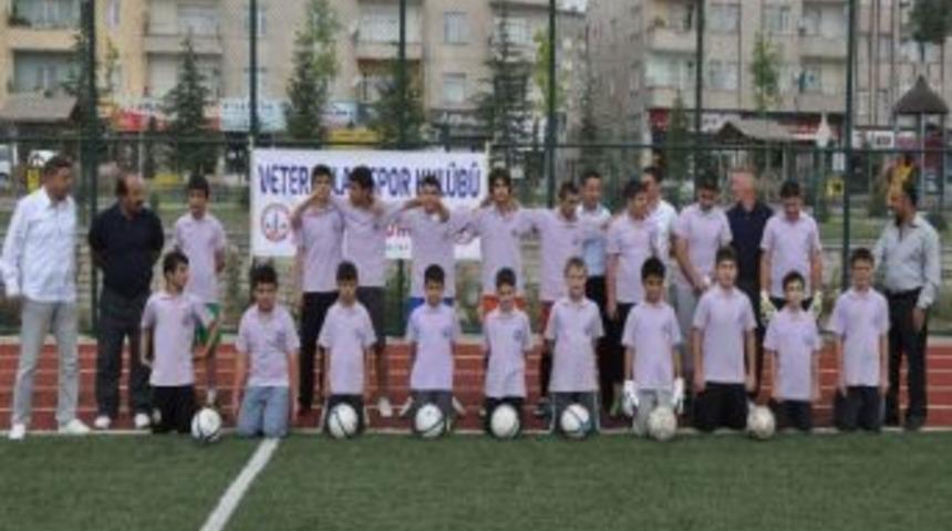 Niğde Veteran Spor Kul&uuml;b&uuml; &ldquo;yaz Futbol Okulu&rdquo; A&ccedil;ıldı