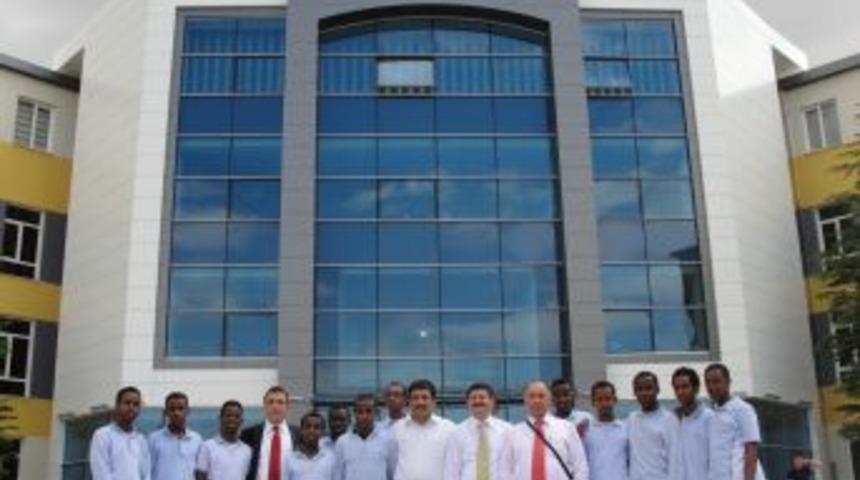 Avrupa Dil &Ouml;d&uuml;l&uuml;, &Ouml;zel Merve B&uuml;y&uuml;kkoyuncu Anadolu Lisesi'nin