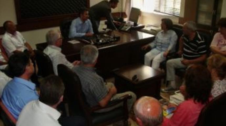 Söke Ak Parti’nin Hastaneye Toki Ziyareti