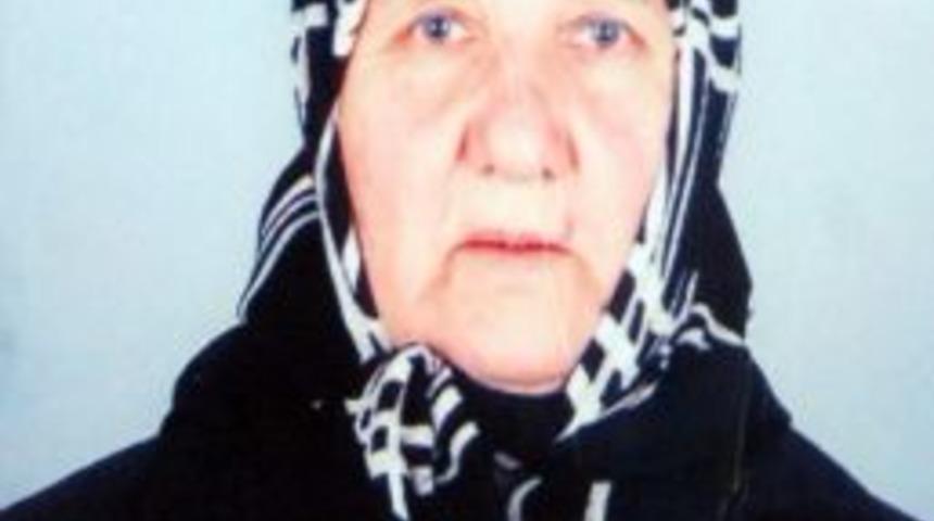 Emekli T&uuml;mgeneral &Ouml;zkasnak, &Ouml;zel İzinle Annesinin Cenazesine Katıldı