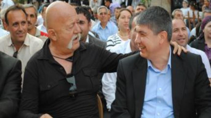 Sinema Sanat&ccedil;ıcı Tilma&ccedil;, Hatıra Fotoğraflarıyla Guinness'e Girmek Istiyor