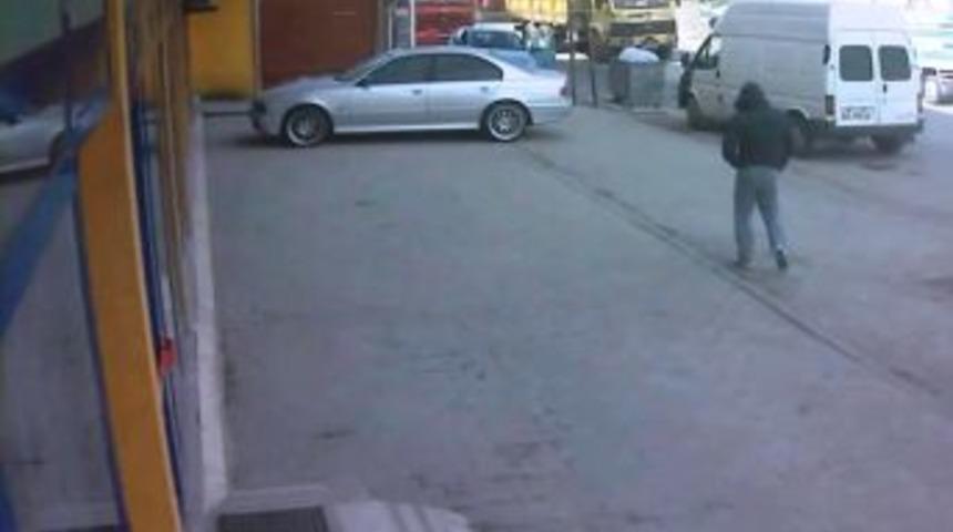 Otomobil Hırsızını Uydu Takip Sistemi Yakalattı