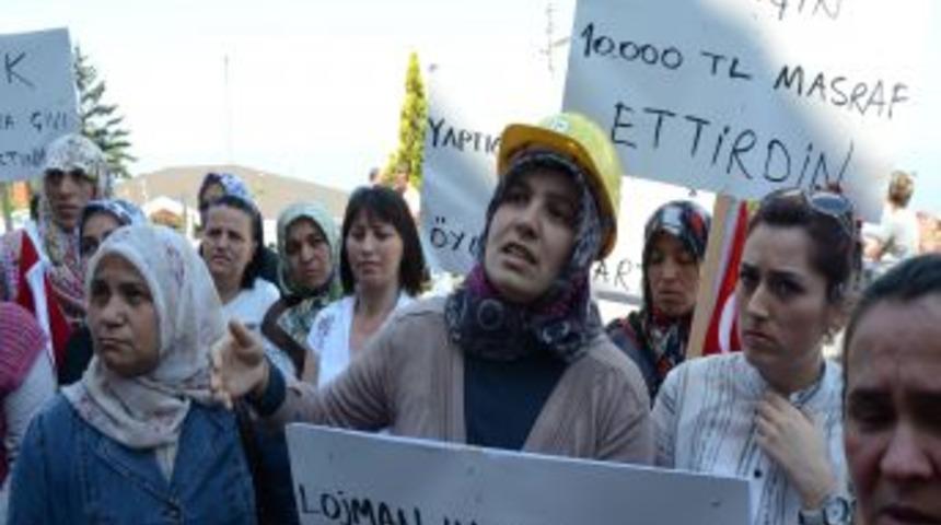Madenci Eşlerinden Lojman Eylemi