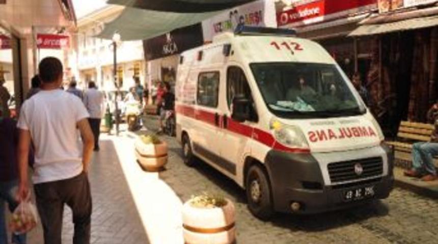 Hamile Kadına Giyim Mağazasında Akrep Soktu