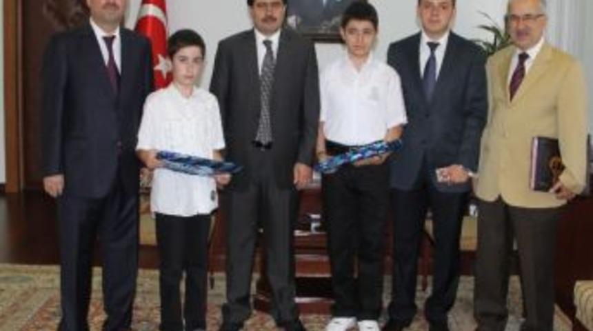 Vali Şahin&rsquo;den Başarıya &Ouml;d&uuml;l