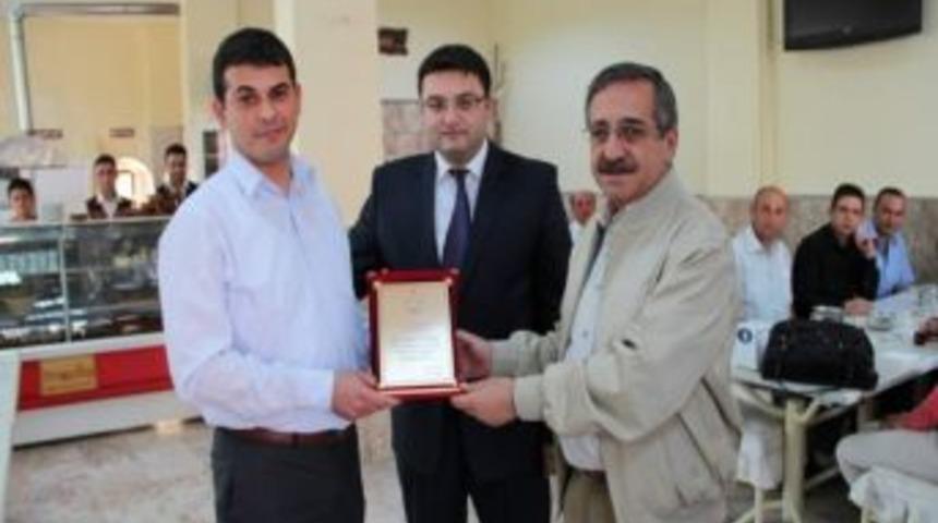 &Ccedil;iftlik Hakimi &Ouml;zkan Yaldır&rsquo;a Veda Yemeği D&uuml;zenlendi