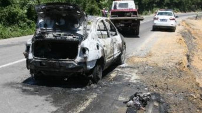 Hareket Halindeki Otomobil Yandı