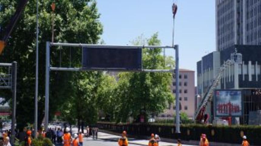 Kızılay-&Ccedil;ayyolu Metro Inşaatındaki G&ouml;&ccedil;&uuml;k