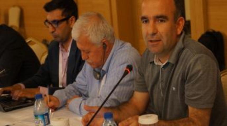 Abant'ta T&uuml;rkiye'nin Dış Politikası Ve Ortadoğu Tartışılıyor