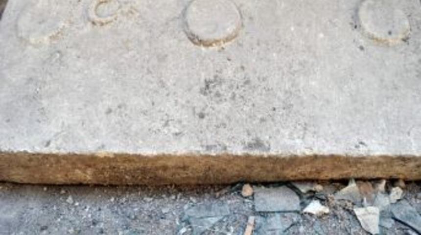 Gayrim&uuml;slim Mimarın Ay Yıldız Sevgisi