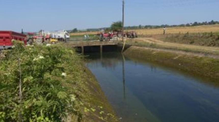 Kanala D&uuml;şen Kuzenler Boğuldu