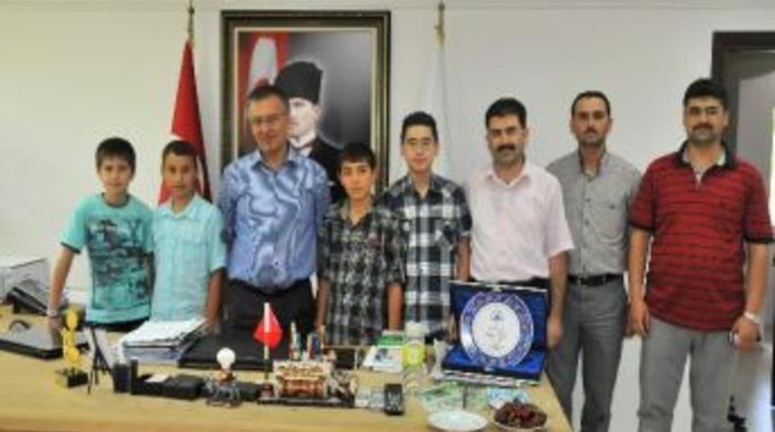 Aged&rsquo;den Başkan Oğul&rsquo;a Teşekk&uuml;r Plaketi