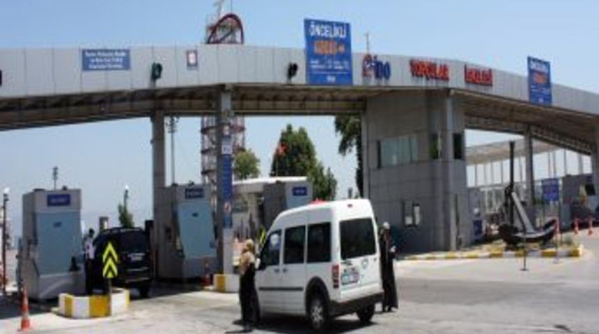 Arabalı Vapur Balık&ccedil;ı Kayığına &Ccedil;arptı: 1 &Ouml;l&uuml;, Bir Yaralı