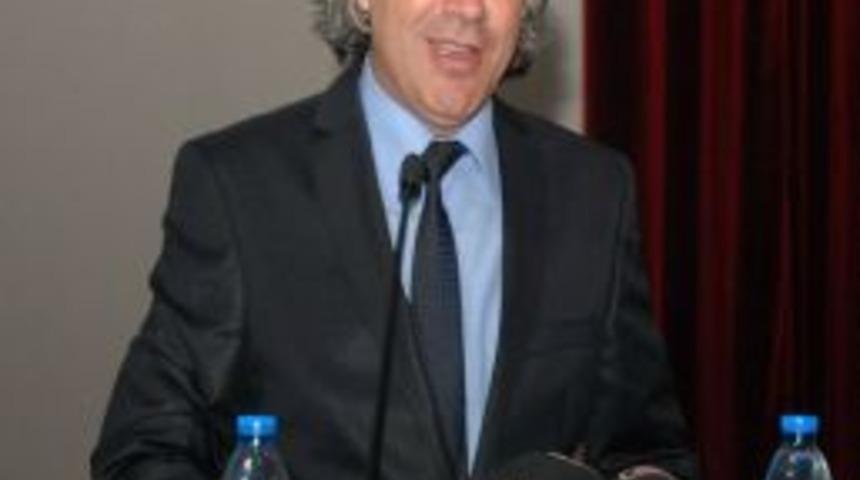 T&uuml;rkiye&rsquo;nin Eğitimli Otob&uuml;s Kaptanları AK&Uuml;&rsquo;den Yetişiyor