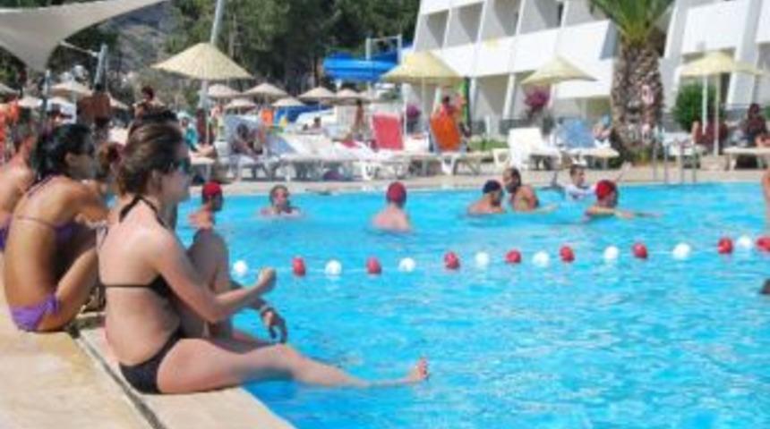 Kuşadası&rsquo;nda Eğlence Dolu Dizgin